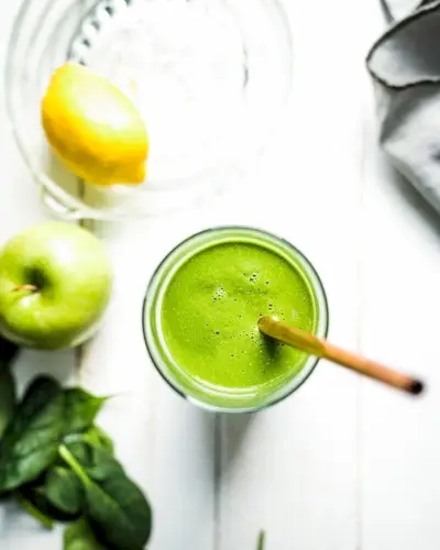 Smoothie de maçã verde brilhante | Yumpulse