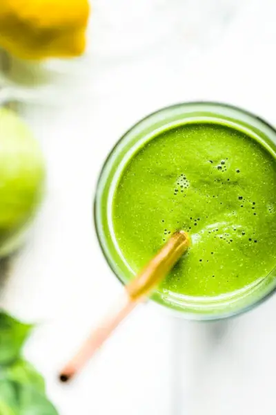 Smoothie de maçã verde brilhante | Yumpulse