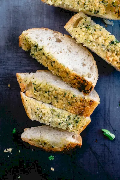 Ricetta facile del pane all'aglio