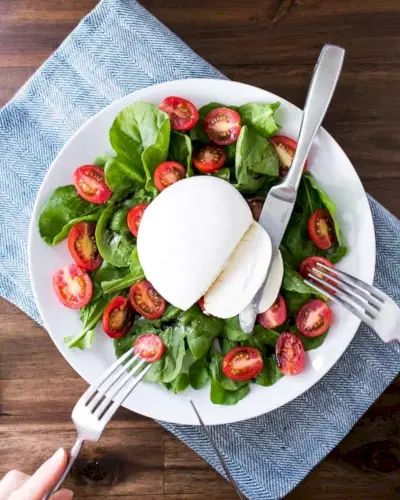 Rucola-Tomaten-Burrata-Salat