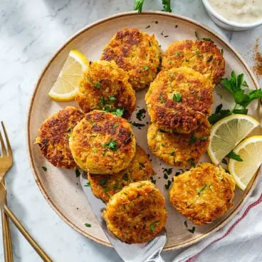 Bolos De Caranguejo Veganos Com Molho Tártaro Vegano
