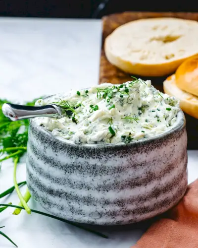 Formaggio cremoso alle erbe