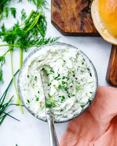 Formaggio cremoso alle erbe