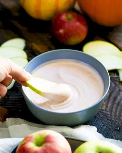 Salsa di frutta allo yogurt e cannella