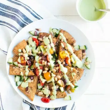 Nachos Gregos com Chuvisco de Coentro | Yumpulse
