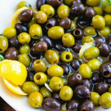 Olives marinées