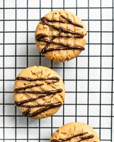 Biscoitos veganos de manteiga de amendoim