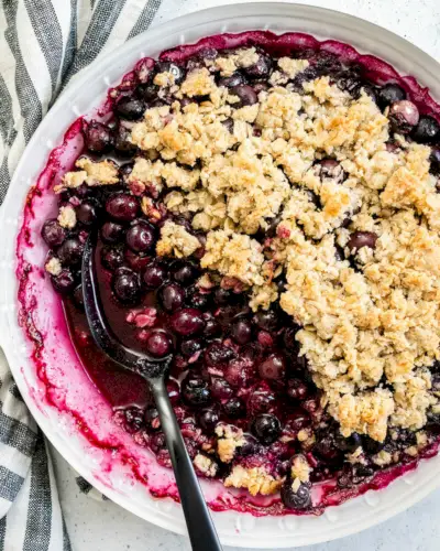 Einfacher Blaubeer-Crisp