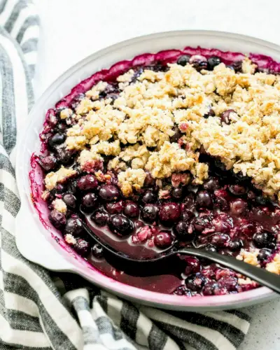 Einfacher Blaubeer-Crisp
