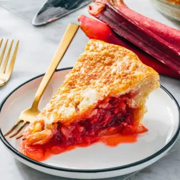 Torta de morango e ruibarbo