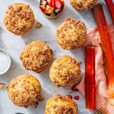 Receitas de ruibarbo: muffins de ruibarbo com talos de ruibarbo