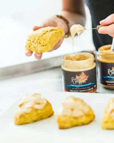 Scones de abóbora com cobertura de bordo | Yumpulse