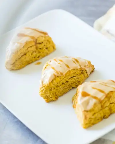 Scones de abóbora com cobertura de bordo | Yumpulse
