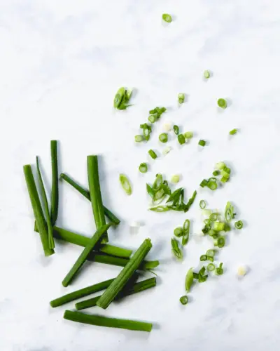 Comment couper les oignons verts