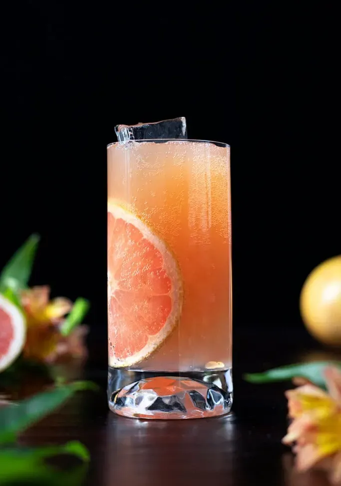 Old Fashioned Paloma – (Bourbon- und Grapefruit-Cocktail)' title=