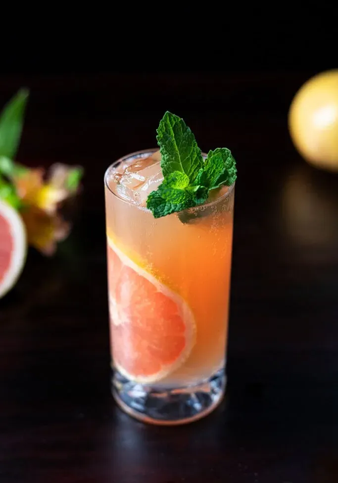 Old Fashioned Paloma – (Bourbon- und Grapefruit-Cocktail)' title=