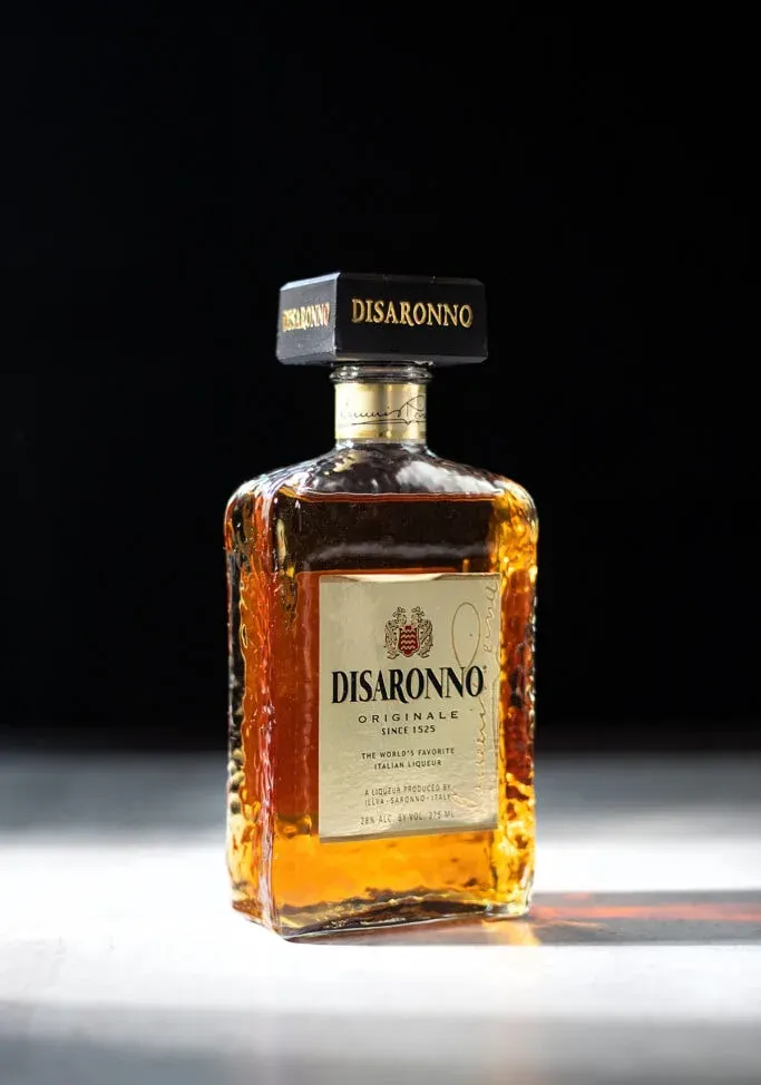 une bouteille de liqueur Disaronno Amaretto.' loading='lazy' title=