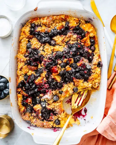 Casseruola di toast francese ai mirtilli
