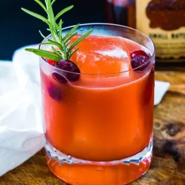 Coquetel de Bourbon com Cranberry