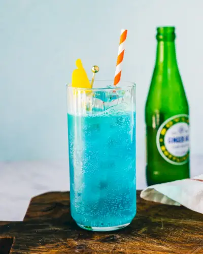 Blauer Long-Island-Eistee
