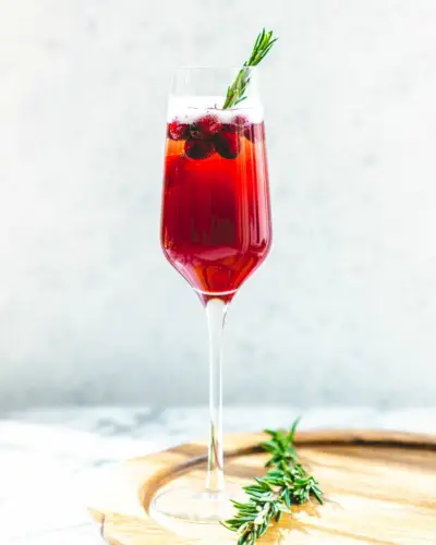 Cocktail au champagne et aux canneberges