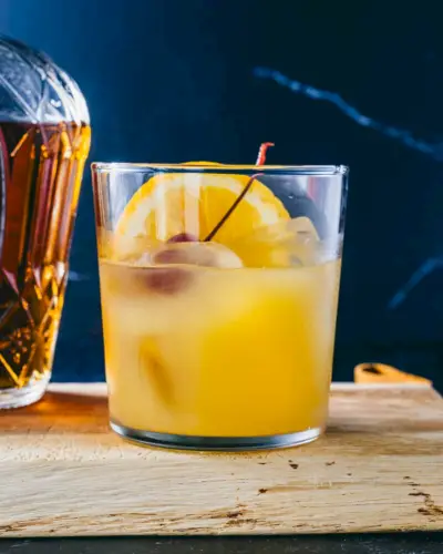 Uísque e suco de laranja