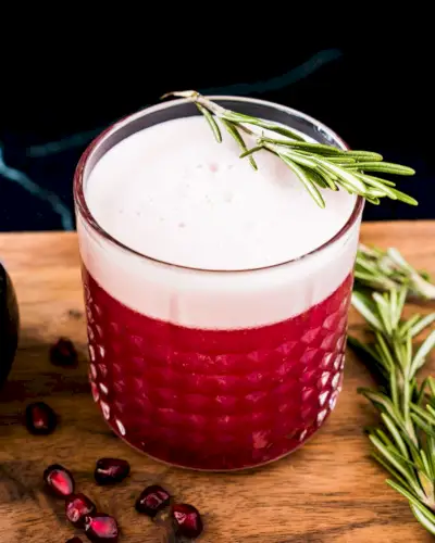 Gin koktail z granátového jablka