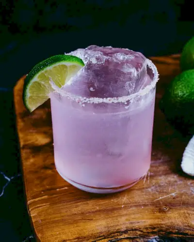 Hibiskus-Margarita-Cocktail