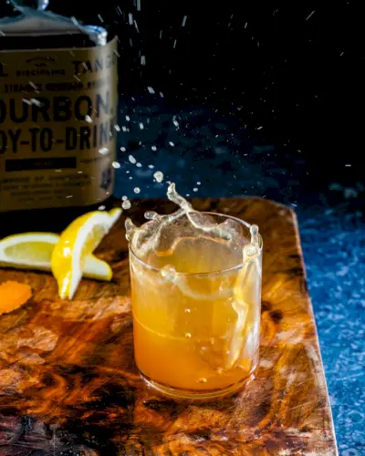 Recette facile de whisky sour éclaboussant du verre