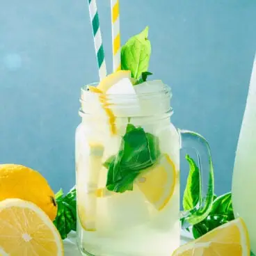 Limonada de manjericão