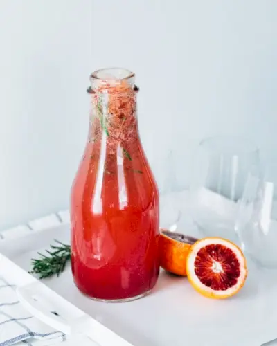 Acqua frizzante di rosmarino e arancia rossa | Ricette con acqua frizzante | Ricette con arance rosse
