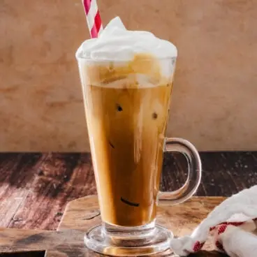 Mocha de chocolate branco gelado