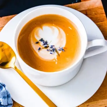 Levanduľové latte