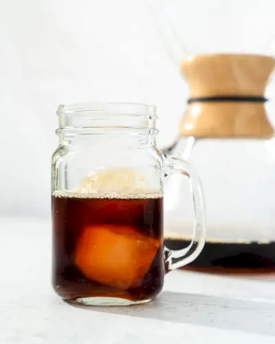 Versare sul caffè freddo in Chemex