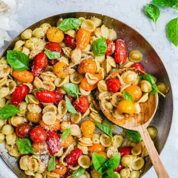 Macarrão de tomate cereja