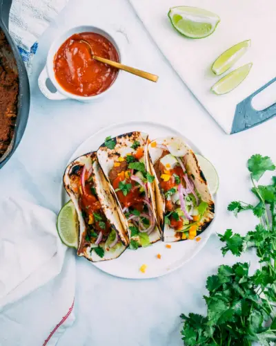 Tacos de frijoles refritos