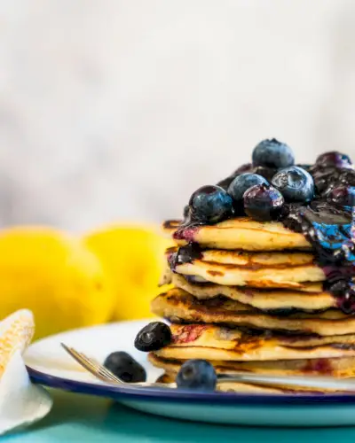 Zitronen-Blaubeer-Pfannkuchen
