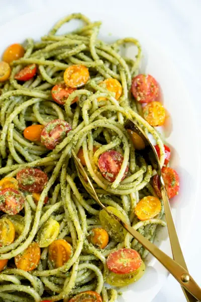 Pesto vegano no macarrão