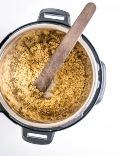 Quinoa na panela de pressão