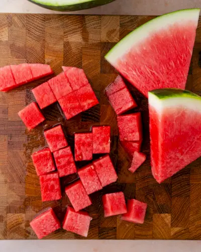 Wie man eine Wassermelone schneidet