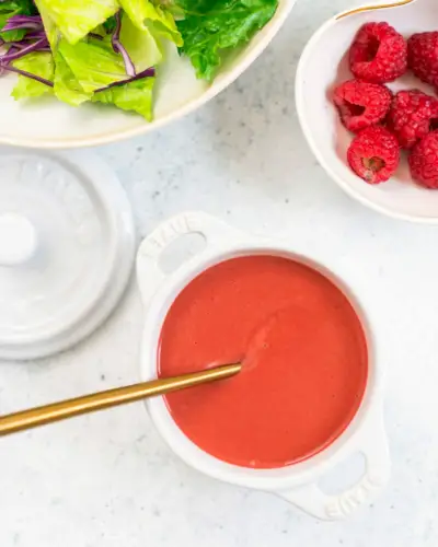 Salatdressing mit Himbeervinaigrette