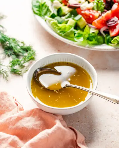 Condimento per insalata greca