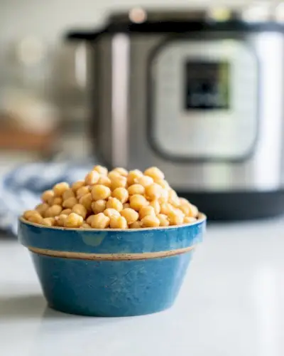 Cómo cocinar garbanzos en una olla instantánea