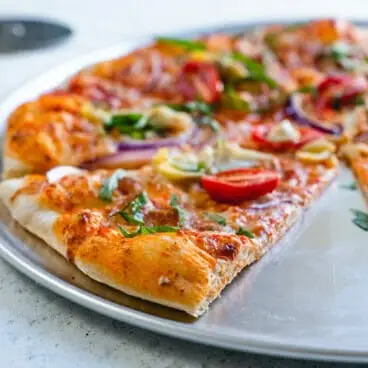 Como fazer pizza de massa fina