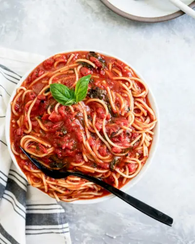 Espaguete com molho marinara fácil