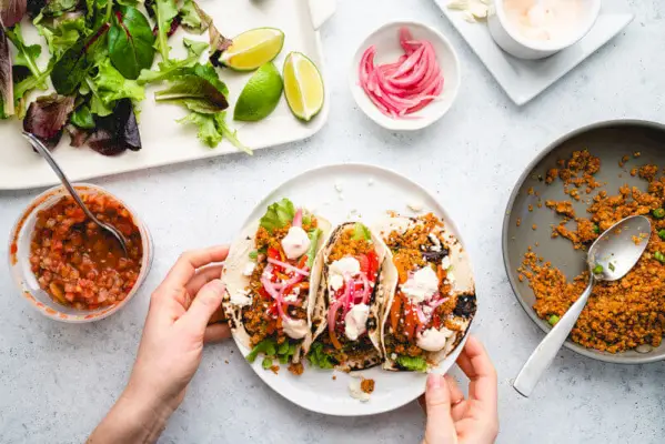 Tacos de quinoa carregados | Recheio de taco de quinoa | Receita de taco vegetariano