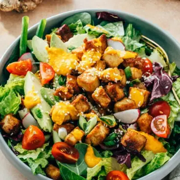 Salada de tofu