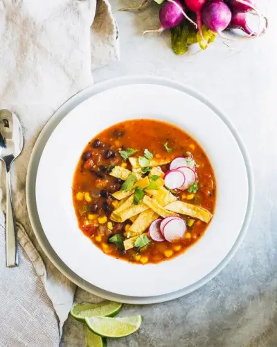 Sopa de Tortilha Vegetariana