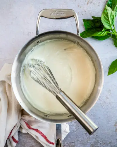 Molho de creme de parmesão