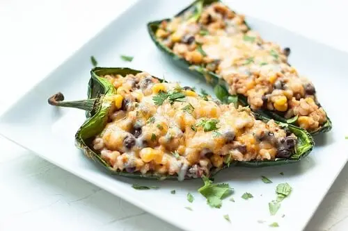 Gefüllte Poblano-Paprika